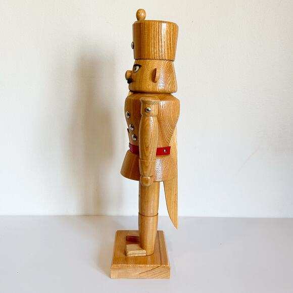 Vintage Erzgebirge Natural Wood German Nutcracker - Picture 5 of 8